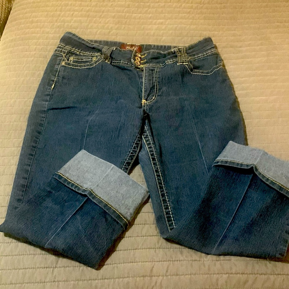 Angles brand women’s mid length capri. Sz 14